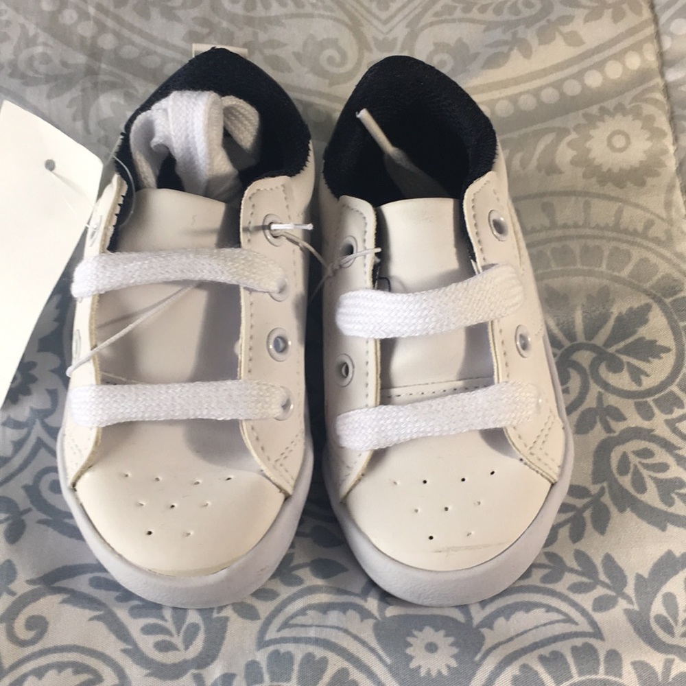 NWT Koala Kids White Toddler Shoes